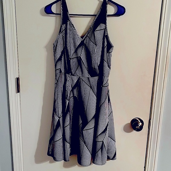 Worthington Dresses & Skirts - Black and white Geometric dress